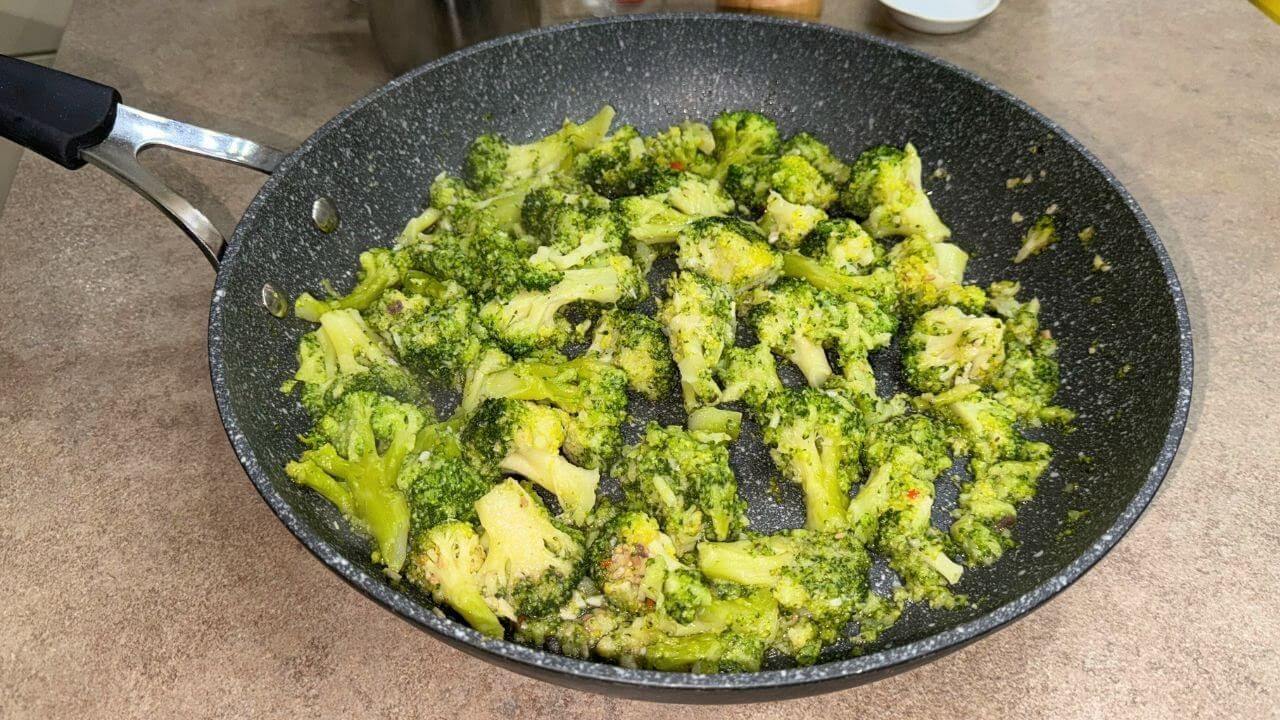 Broccoletti ripassati in padella